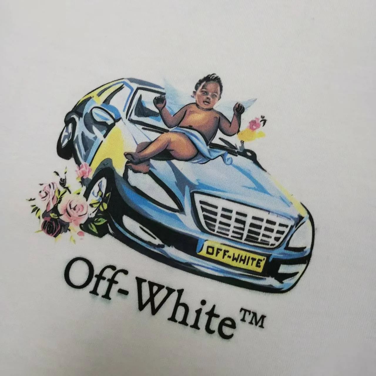 The top proven version OFF-WHI* 25SS new printed short-sleeves, loose fit, the same style for male and female couples stars. American designer Virgil Abloh founded the luxury street brand Off-White based on the pop culture of the younger generation. Walking between street culture and high-end fashion, contemporary elements are used to interpret youth culture, and fine workmanship is used to interpret trendy clothing. Photos, paintings and eye-catching graphic printing are all sources of inspiration for the designer. 32 counts of 260g double yarn pure cotton fabric, the printing uses Kornit digital direct injection technology, and the picture is clear. The white glue base ensures the firmness of the printing, and machine washing is stress-free - 1:1 original mold opening, ZP development, perfectly restored to the original version, produced by a large factory, not produced by a small factory on the market, fine wiring, top-notch craftsmanship, welcome to compare - A complete set of customized accessories for collar labels, hang tags, and wash water labels - Exclusive logo packaging - No matter age, body shape or gender, it is very suitable for both men and women. All details are real photos, buy with confidence. Color: black, white Size: S-XL P;120
